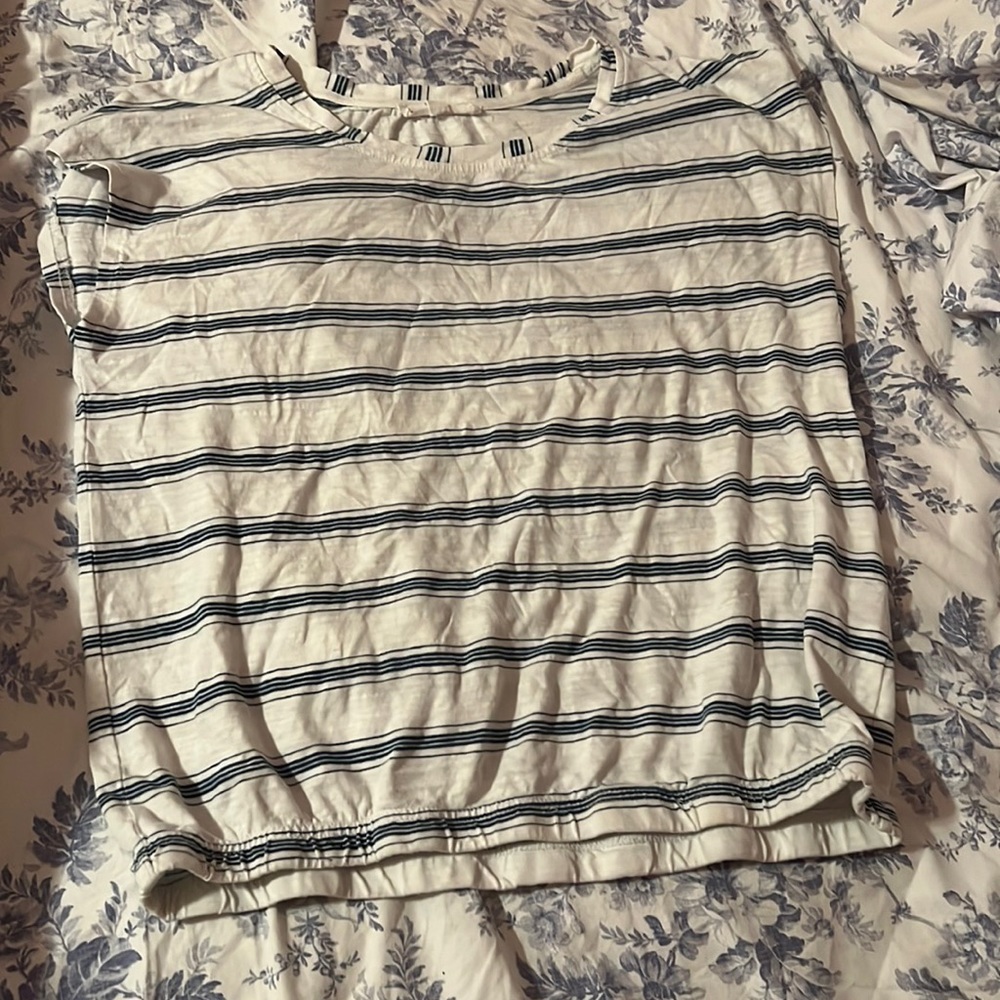 Amazing t Shirt! I wore it a few times! So cute with jeans and sneakers!!